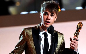 1112369-justin-bieber-Billboard-Music-Awards-2011