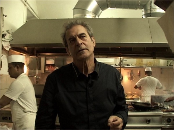 Ennio-Fantastichini-in-the-kitchen-of-Otello-s-Restaurant-2015