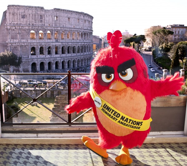 Red_Roma_Colosseo-Angry-Birds-Il-Film-Red-a-Roma-202662
