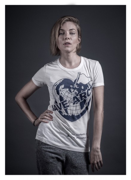Sienna Miller Models 'Save the Arctic' T-Shirt
