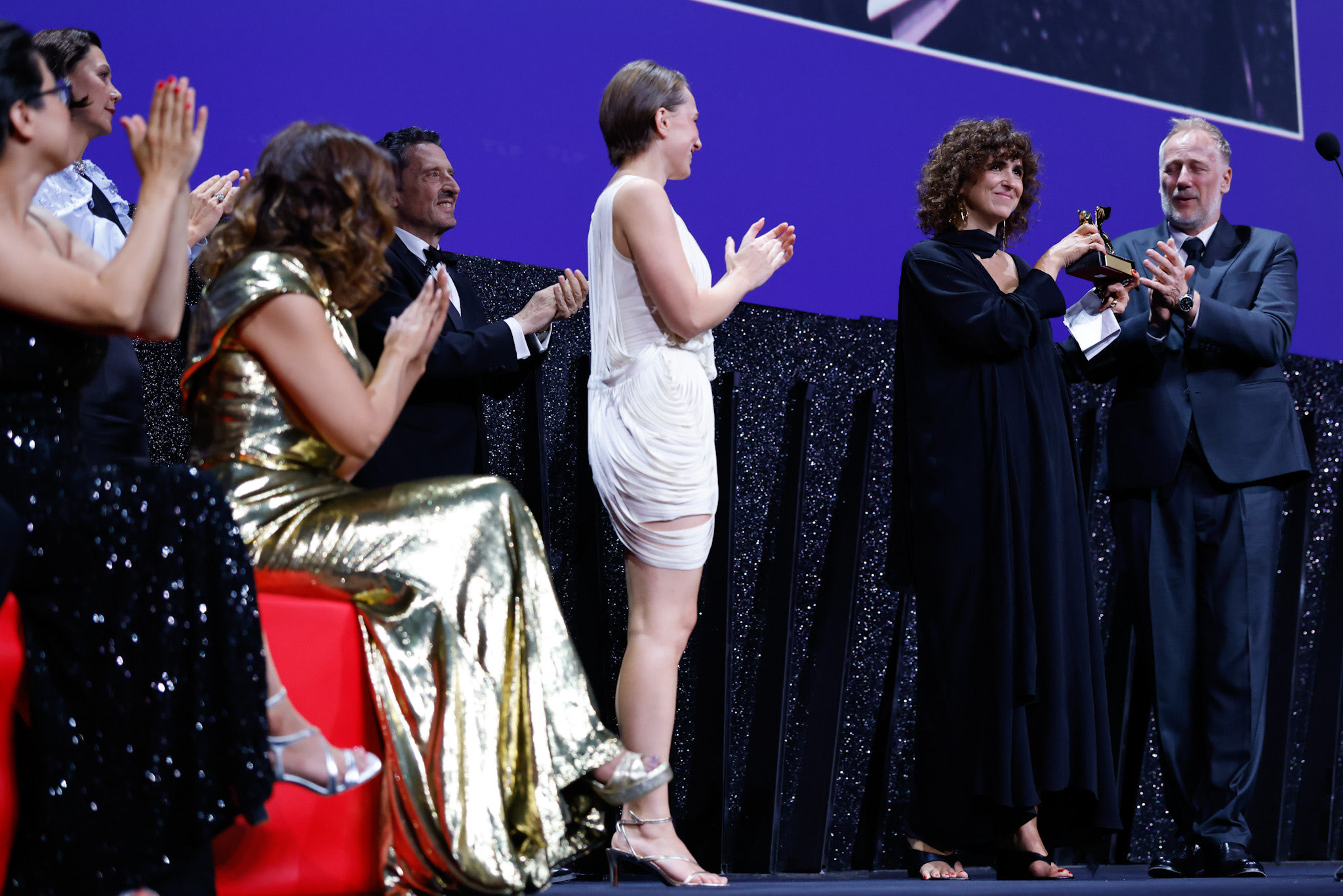 venezia-83-leone-d-oro-a-woman-unknown-premiati-anche-naza-e-dau
